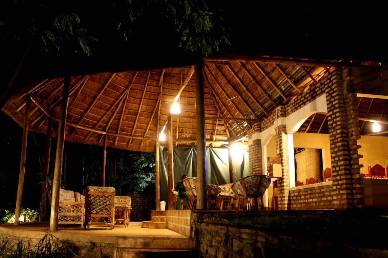 Irungu Forest Safari Lodge Katunguru Экстерьер фото