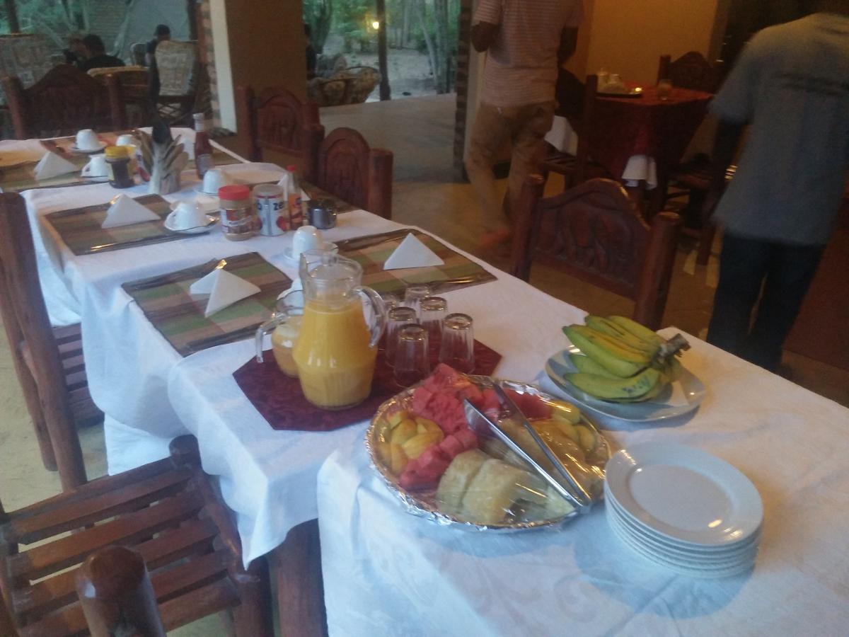 Irungu Forest Safari Lodge Katunguru Экстерьер фото