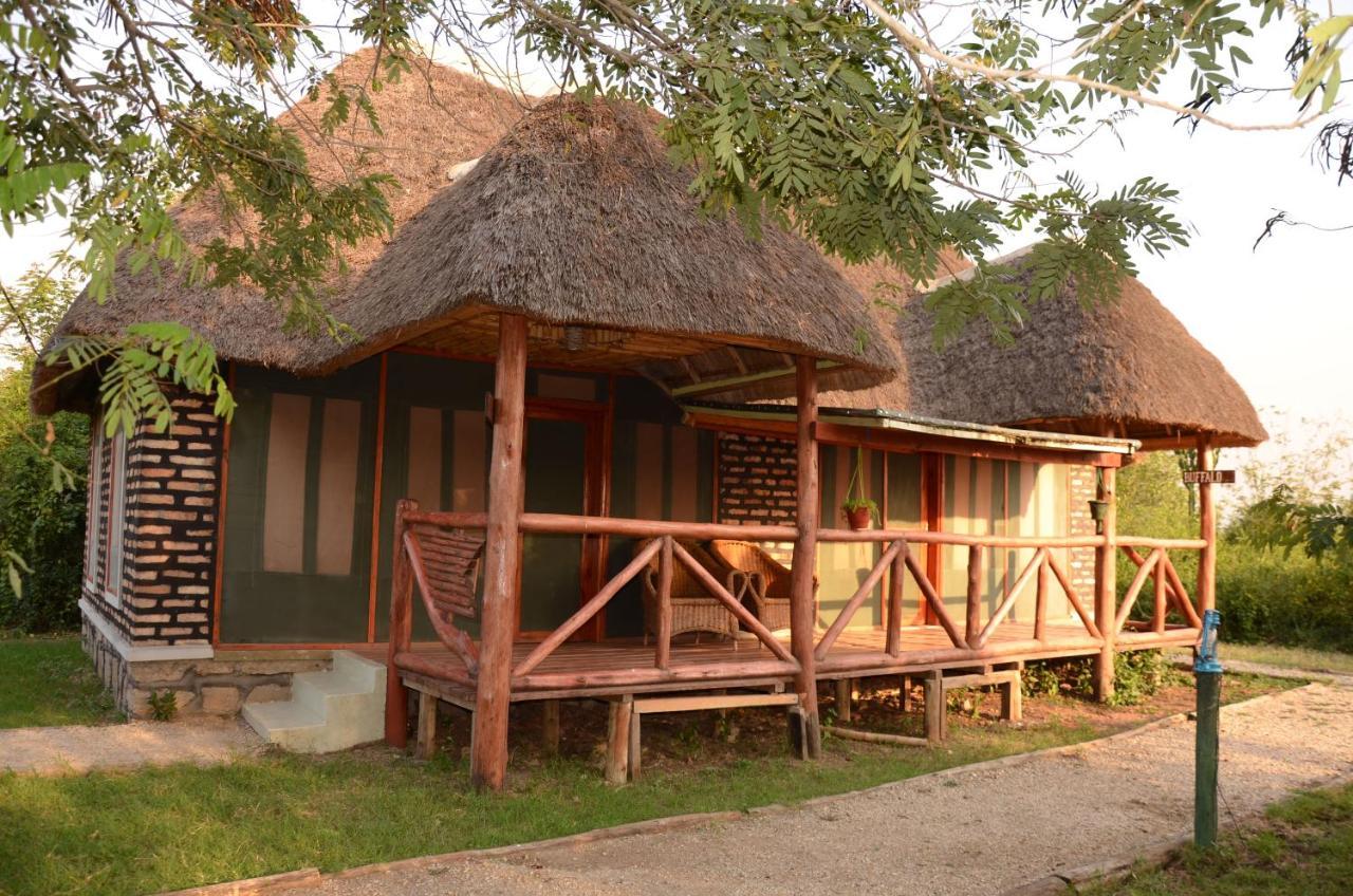 Irungu Forest Safari Lodge Katunguru Экстерьер фото