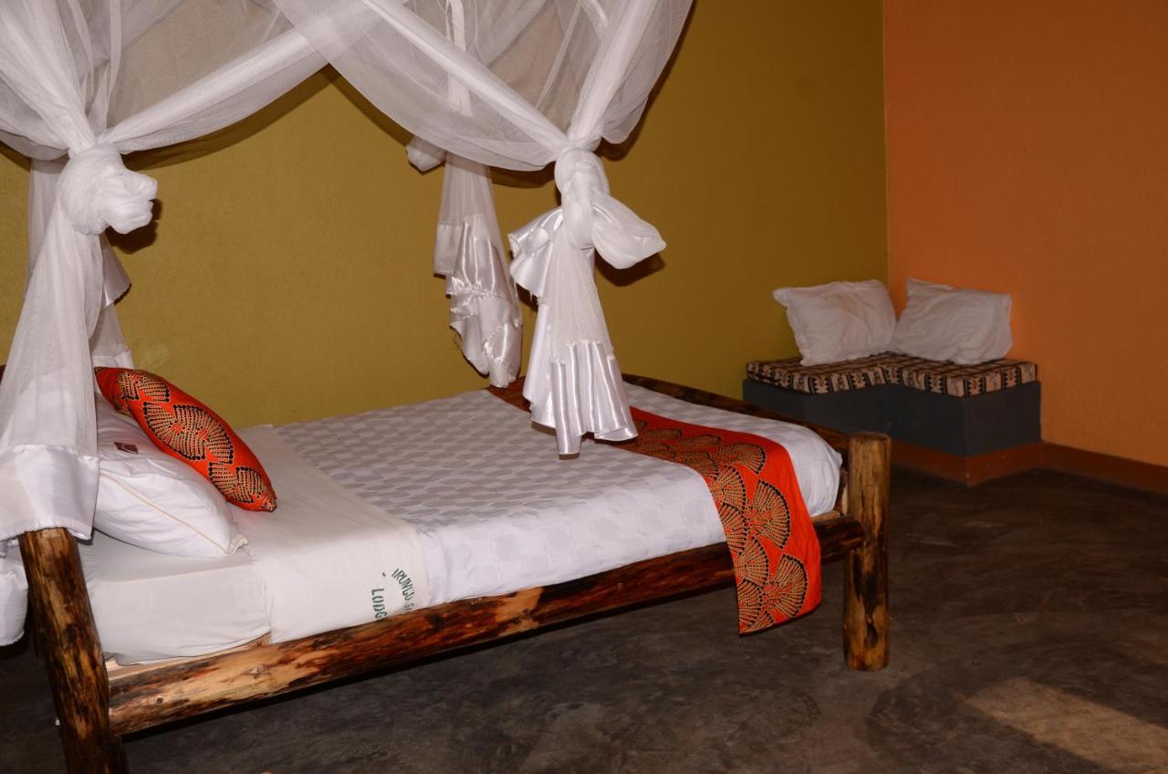 Irungu Forest Safari Lodge Katunguru Экстерьер фото