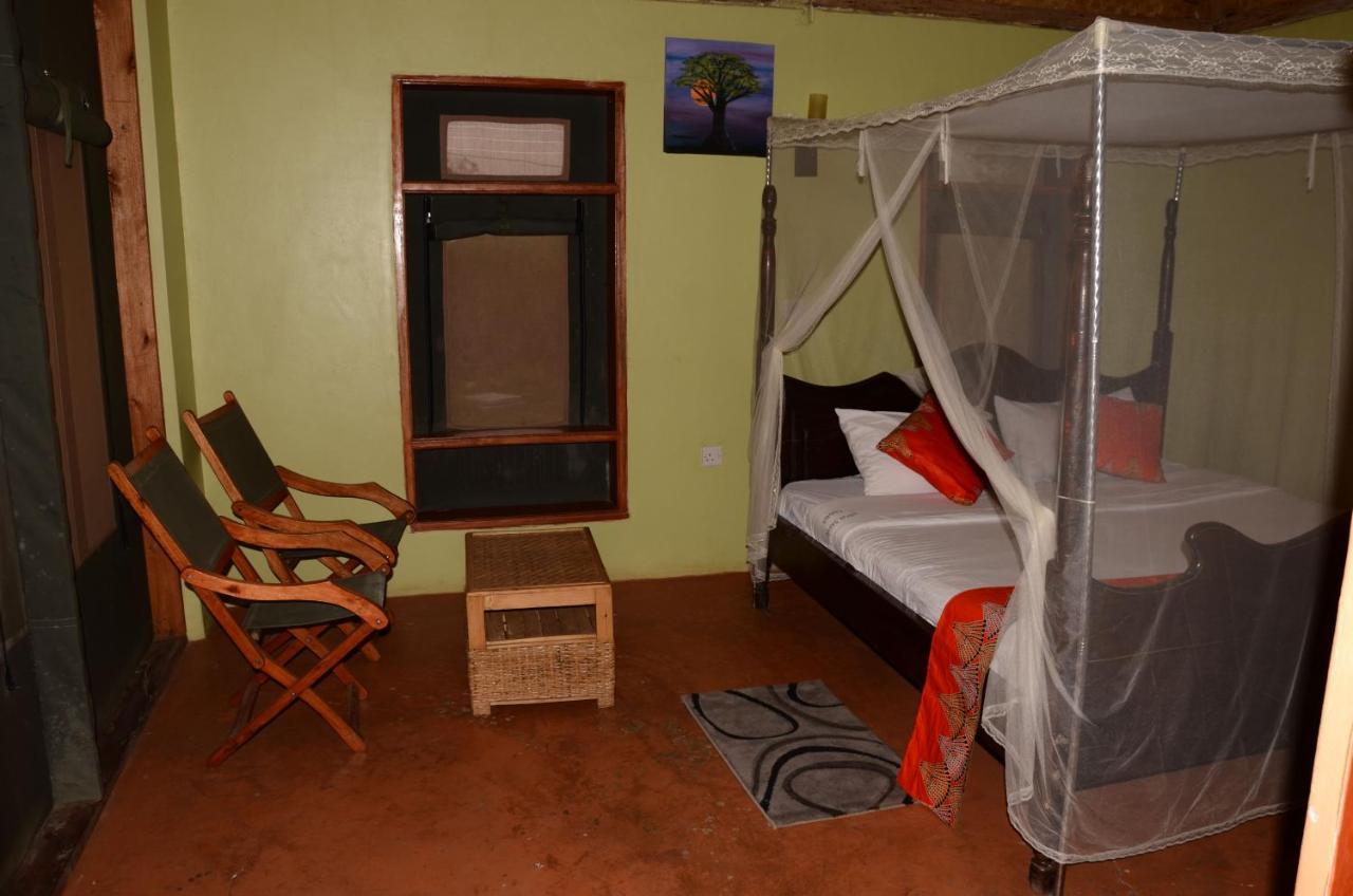 Irungu Forest Safari Lodge Katunguru Экстерьер фото