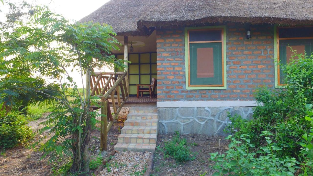 Irungu Forest Safari Lodge Katunguru Экстерьер фото